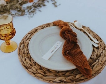 Tarjetas de lugar de boda personalizadas, tarjetas de acompañante con caligrafía, tarjetas de nombre planas, tarjetas de lugar de mesa con letras a mano, tarjetas de acompañante para despedida de soltera