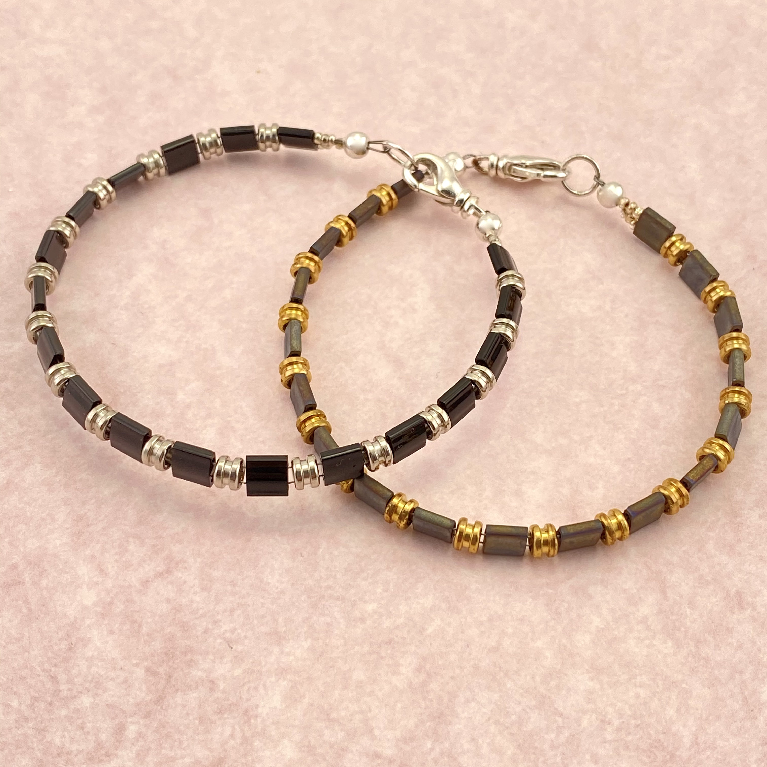 Ensemble De 2 Bracelets De Guitare Rétro En Similicuir, Bracelet En Cuir Véritable Pour Guitare Rock En Alliage De Zinc, Bracelet Enveloppant Multicouche Tressé à La Main Pour Guitare (2PCS-A