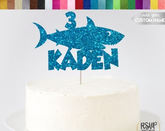 Topper personnalisé de gâteau de requin, décorations de partie sur le modèle de l’océan, décorations de partie de requin, décor personnalisé d’anniversaire d’océan, pièce maîtresse de requin