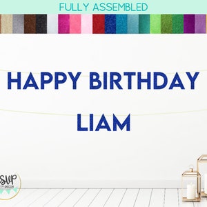 Banner de feliz cumpleaños personalizado en fuente de bloque, decoraciones de fiesta de cumpleaños personalizadas, cartel de nombre de feliz cumpleaños, decoración de fiesta de cumpleaños personalizada