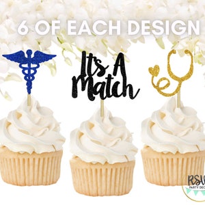 18 pezzi Toppers per cupcake Match Day, Toppers per cupcake It's a Match, Decorazioni per feste Match Day, Scelte di cibo per la scuola di medicina, Festa della scuola di medicina