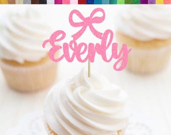 Aangepaste strik cupcake toppers, flirt verjaardag cupcake toppers, strik babyshower feestdecor, gepersonaliseerde verjaardagsfeestje decoraties meisje