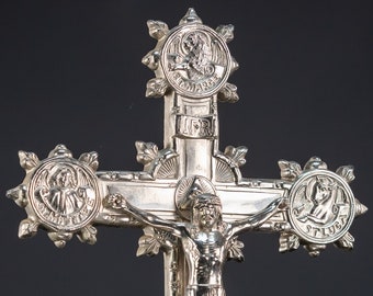 Altar Crucifix | Silvered Metal Standing Cross Jesus Christ Crucifixion | Evangelists St Matthew - St Mark - St Luke - St John 17.3” / 44 cm