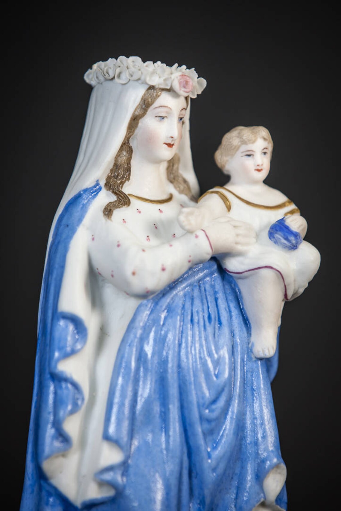 Virgin Mary Statue  Madonna with Child Jesus Figure  Antique image 4
