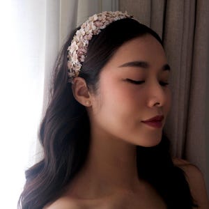 Small flower bridal headband, Blush flower headband, Floral headband boho wedding, Bridal floral headband with leaves