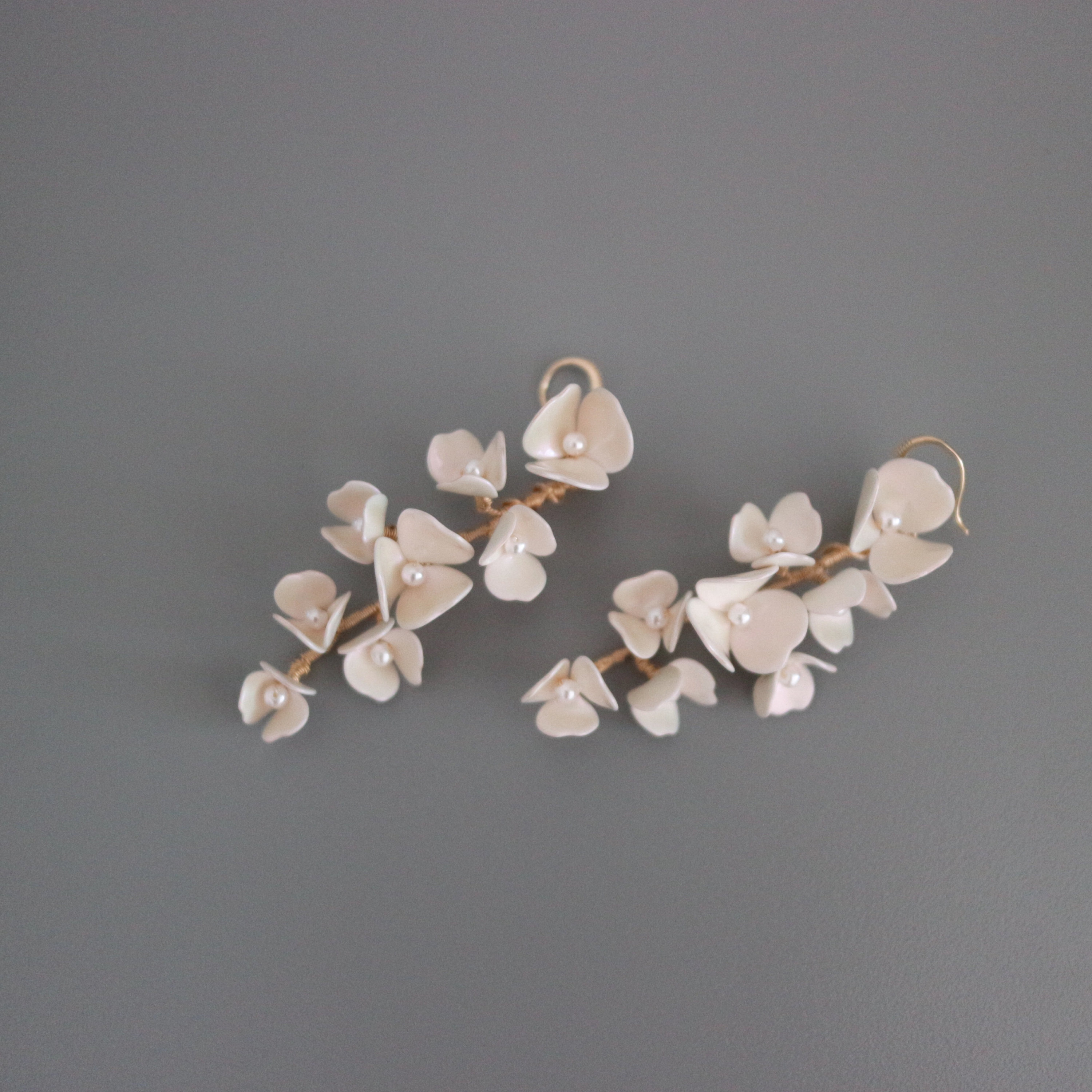 Wedding Flower Earrings White Floral Bridal Dangle Earring Etsy