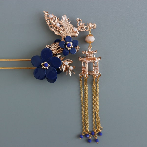 Bride cheongsam wedding hair stick with gold phoenix tassel, Modern Eastern culture Chinese bridal hair pin with blue flower