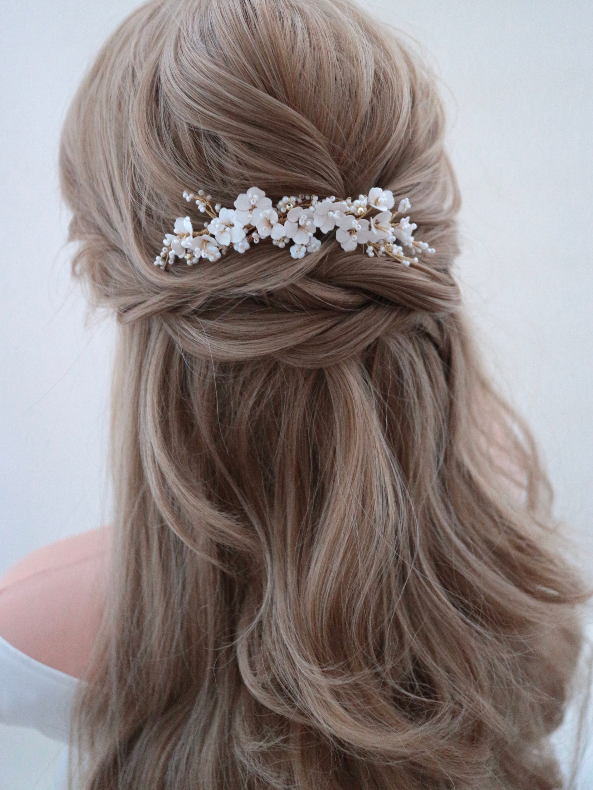 White Flowers Bridal Headpieces