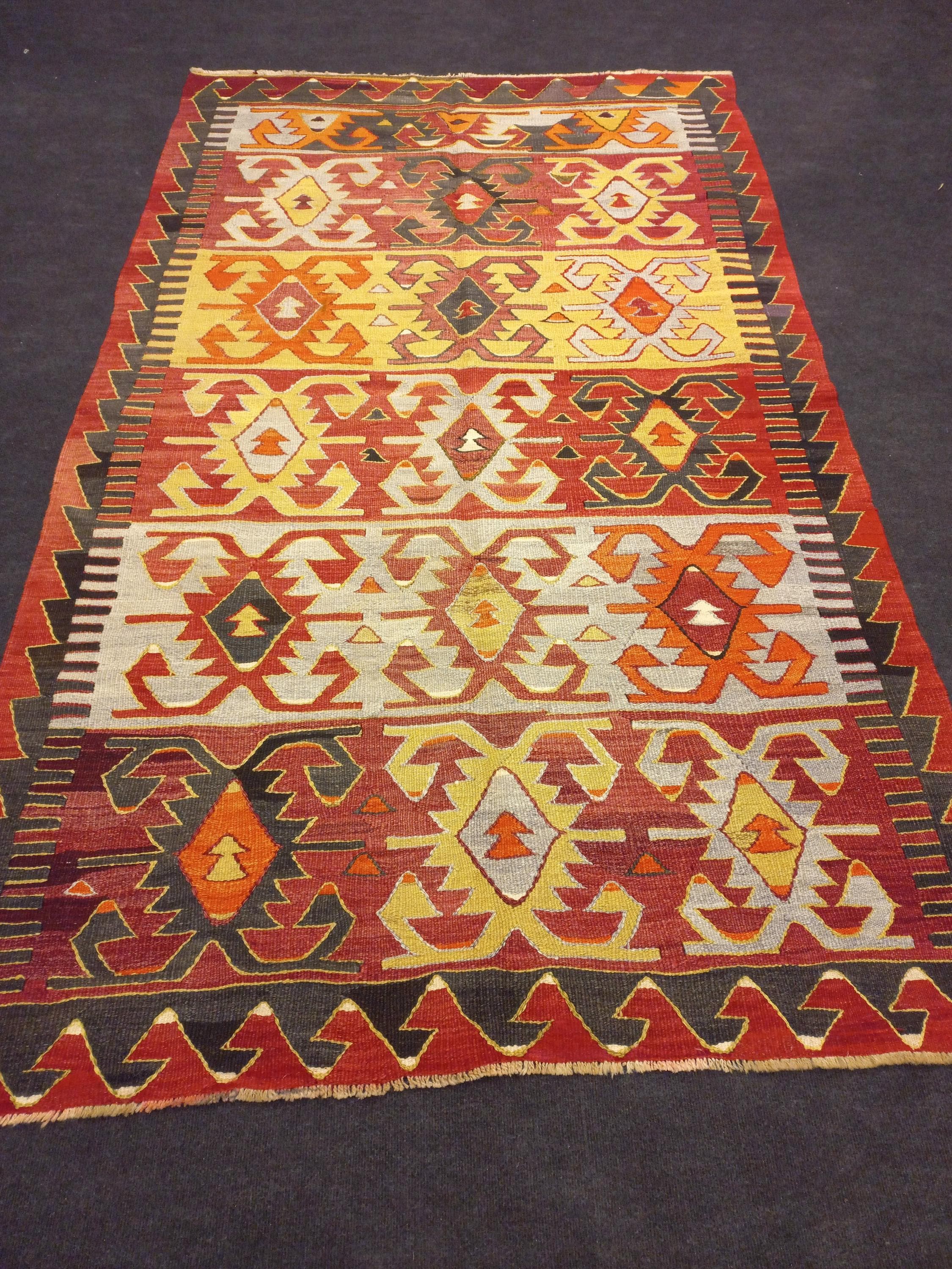 アート・デザイン・音楽 KILIMS MASTERPIECES FROM TURKEY RIZZOLI