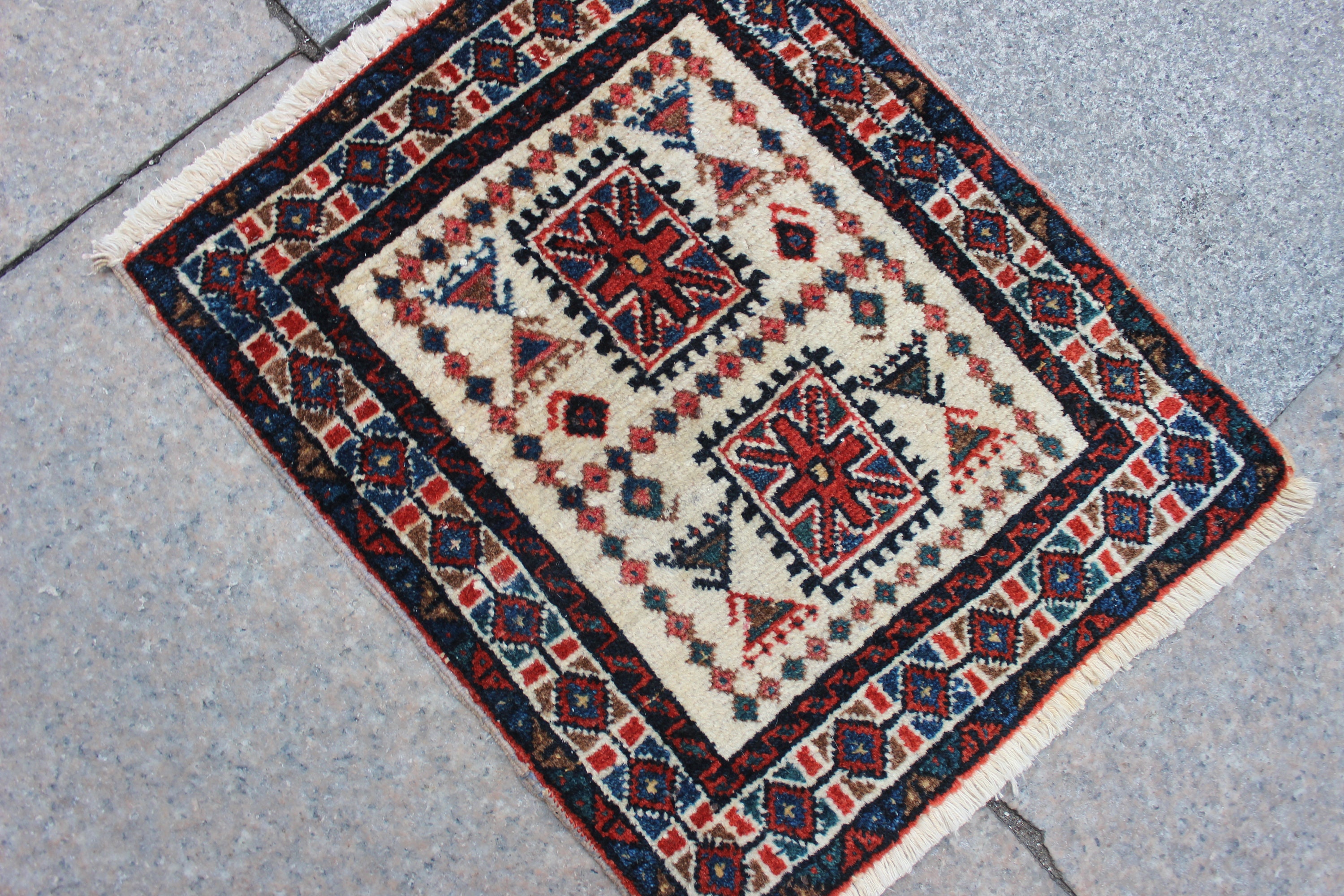 ラグ・カーペット kurdi mini rug Handmade Kurdish Mini Rug: Vintage Tribal Decor (13x16 Inches) - Etsy