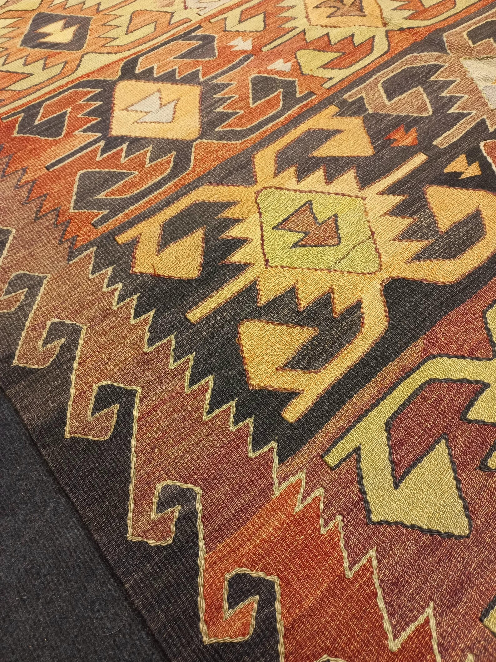 Ram Horn Kilim Rug: 5.2