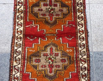 Vintage Turkish Wool Rug: Small Tribal Doormat (1.9"x3.2" Feet)