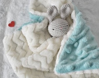 doudou Lapin, doudou bebe, coton BIO fait main pour séance photo naissance - version grand carré - cadeau de naissance