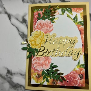 Cartão de aniversário floral pop-up 3-D