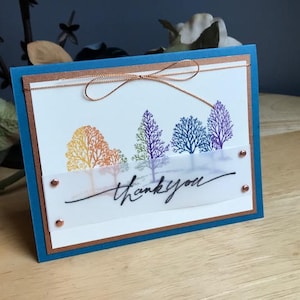 Tarjeta de agradecimiento con forma de árbol hecha a mano