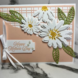 Carte faite main d'anniversaire de marguerite ou de fête des mères