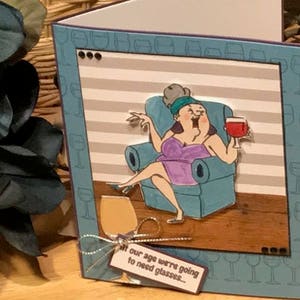 Carte d'anniversaire sur le thème du vin drôle