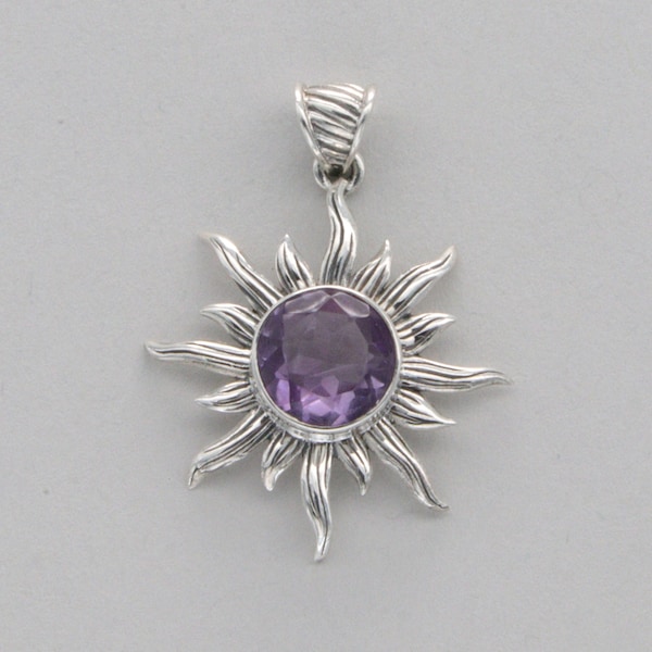 Facetted Purple / Violet Round AMETHYST Sun Pendant in solid 925 Sterling Silver - Genuine and Natural Gemstone