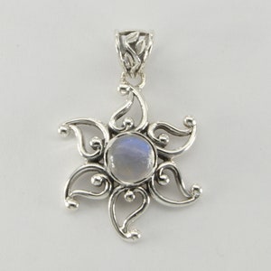 Round Rainbow MOONSTONE Sun / Star Pendant in 925 STERLING SILVER - Genuine and Natural Gemstone
