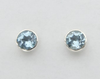 Pendientes de botón/poste redondos de topacio azul de 6 mm y 8 mm en plata de ley 925 - Gema auténtica y natural