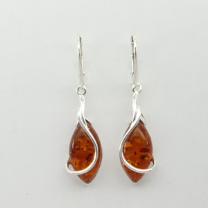 Genuine and Natural Brown / Cognac Dangle BALTIC AMBER Drop Earrings in 925 Sterling Silver - Leverback / Lever Back closing