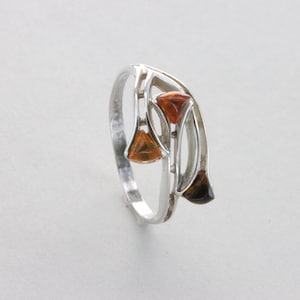 Triple Triangle Multi-Color BALTIC AMBER Ring in 925 Sterling Silver - Genuine and Natural Gemstone / fossilized Resin Poland - Ambar Ambre