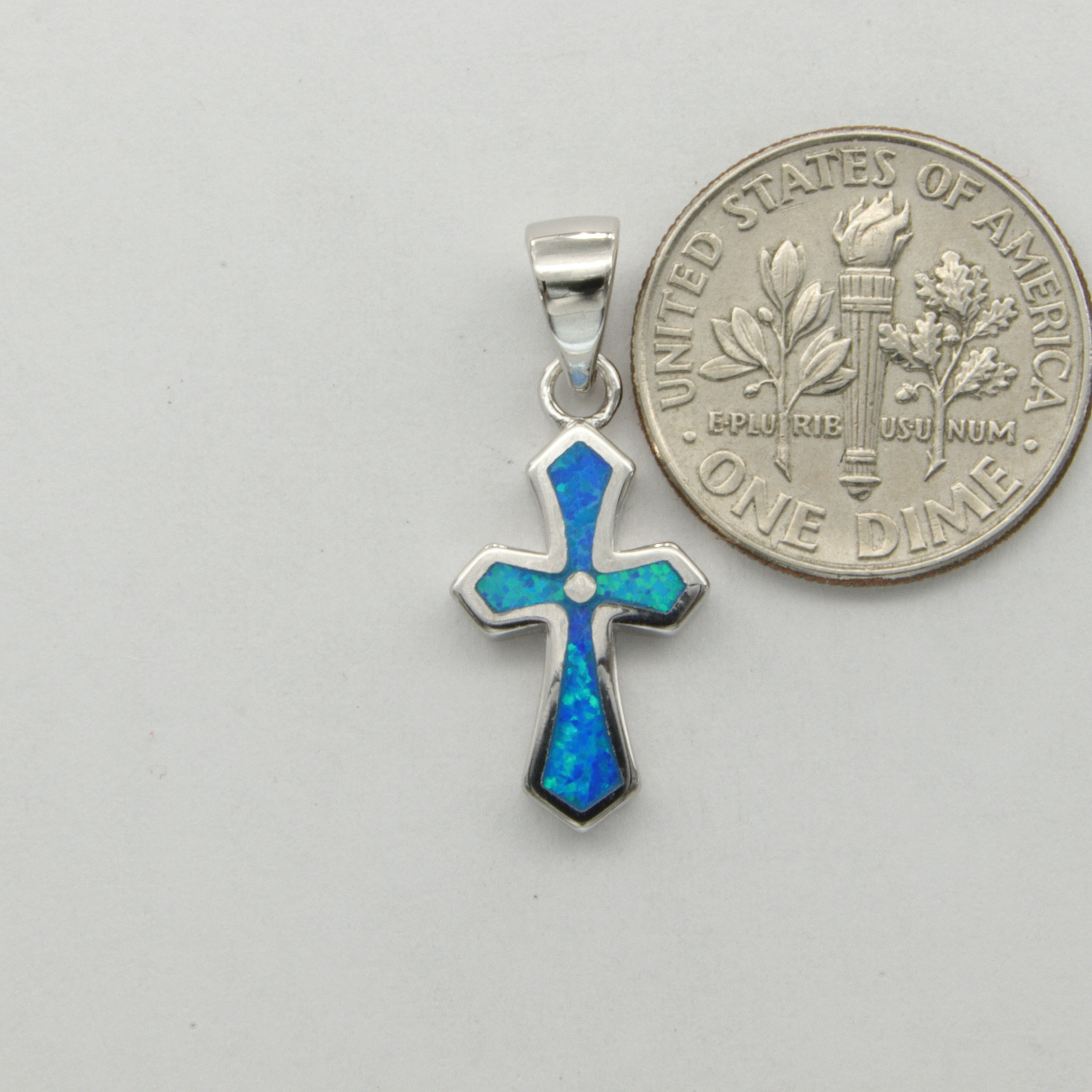 ブルーファイアオパールクロスペンダント - 925スターリングシルバー