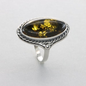 Oval Green BALTIC AMBER Ring in 925 Sterling Silver - Genuine and Natural Gemstone / fossilized Resin Poland - Ambar / Ambre