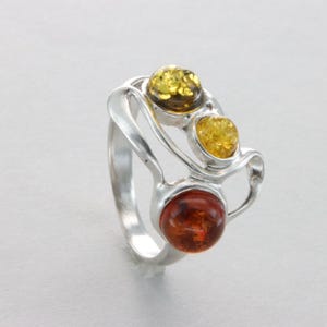 Triple Round Multi-Color BALTIC AMBER Ring - 925 Sterling Silver Genuine and Natural Gemstone / fossilized Resin Poland - ambre / ámbar