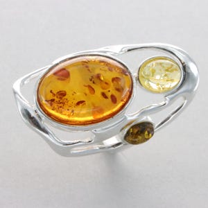 Triple Oval Multi-Color BALTIC AMBER Ring - 925 Sterling Silver Genuine and Natural Gemstone / fossilized Resin Poland - ambre / ámbar