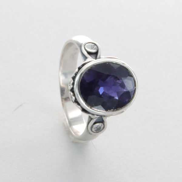 Faceted Oval Blue IOLITE Ring in 925 STERLING SILVER - Genuine and Natural Gemstone