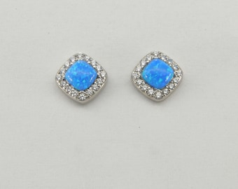 Azul - ÓPALO DE FUEGO - Stud / Post - Pendientes con 16 CZs / Zirconia Cúbica en Plata de Ley 925