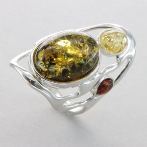 Triple Oval Multi-Color BALTIC AMBER Ring - 925 Sterling Silver Genuine and Natural Gemstone / fossilized Resin Poland - ambre / ámbar
