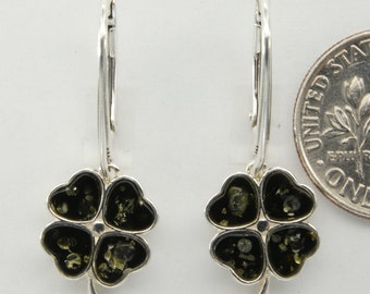 グリーン琥珀イヤリング グリーン琥珀イヤリング(9ミリ) - メルカリ