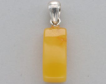 Colgante de ámbar báltico: amarillo caramelo, plata de ley, piedra preciosa natural.