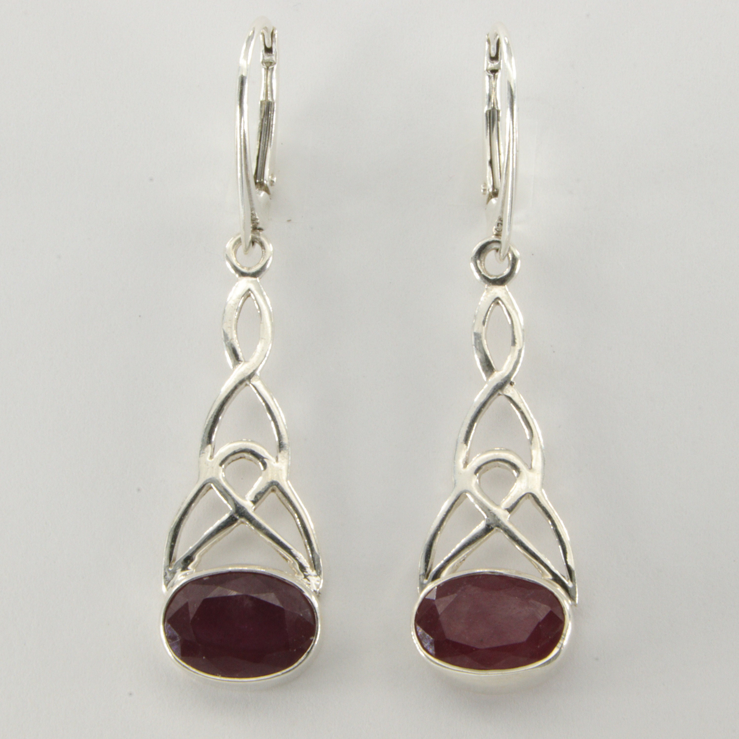 Rode ovale Keltische RUBY-oorbel van 925 STERLING SILVER - Hefboomsluiting / sluiting aan de achterkant - Echte en natuurlijke edelsteen
