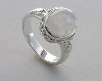 Oval Rainbow MOONSTONE Ring in 925 STERLING SILVER - Rhodium finished - Genuine and Natural Gemstone