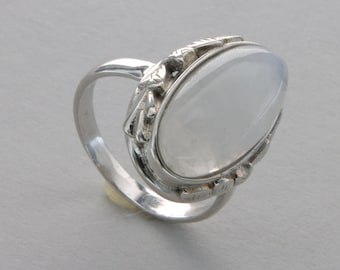 Oval - Rainbow MOONSTONE Ring in 925 STERLING SILVER - Rhodium finished - Genuine and Natural Gemstone