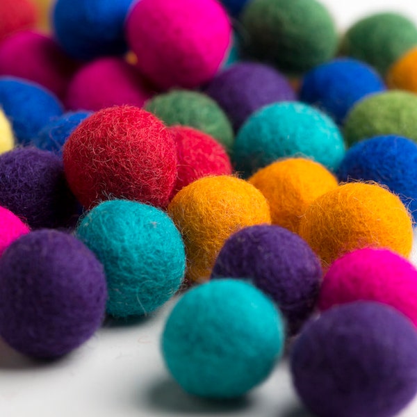 45 x Felt balls, free domestic delivery