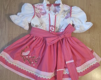 Kinderdirndl gr 62 /68 "kleiner Schmetterling (  Alter ca .6 Monat))