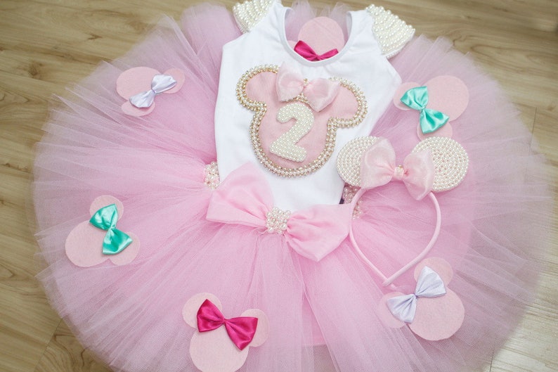 Set minnie/'s ties