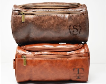 Personalized Men's Leather Toiletry Bag, Engraved Dopp Kit, Groomsmen Gift, Travel Kit Men's Leather Bag, Graduation Gift, Gift for Him