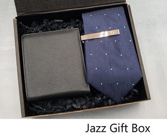 Groomsman Gift Set, Personalized tie clip, wallet, Tie in Groomsman Gift Box, anniversary  Gift, father's gift, Mens Gift, Birthday gift set