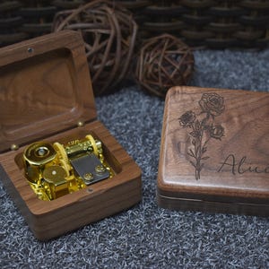 Personalized walnut wood music box, Birth Flower music box, Birthday Gift, Gift for Her, Gift for Wife, Gift for Daughter