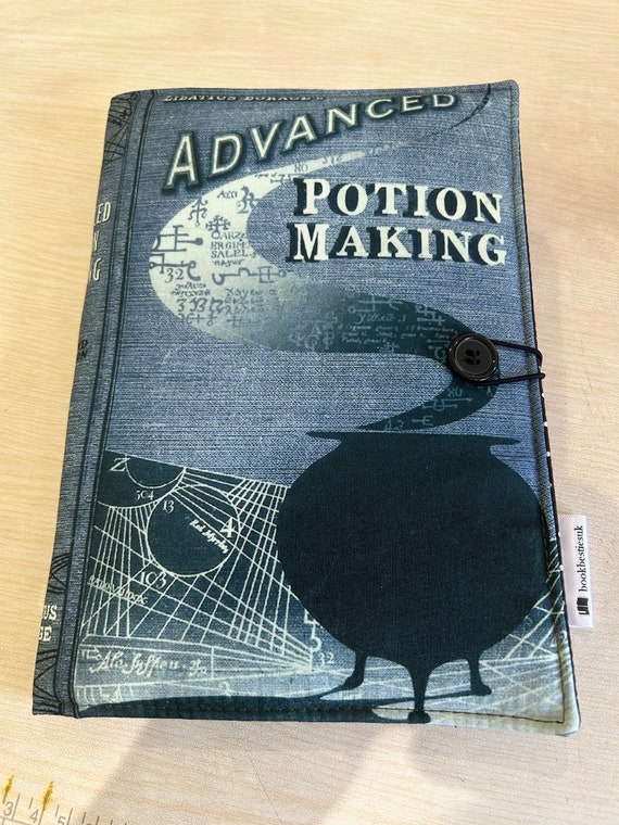 Potions marking bookbestie book sleeve padded and lined book protector **2 sizes**