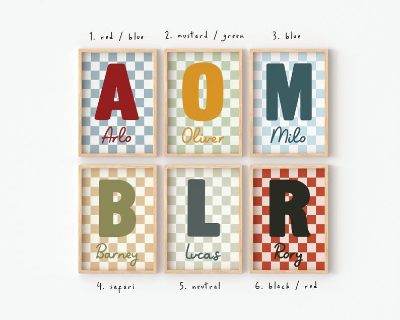 Puede incluir: Seis impresiones enmarcadas con letras grandes y nombres. Cada impresi&oacute;n presenta una combinaci&oacute;n de colores diferente y un fondo a cuadros. Las letras son en rojo, mostaza, azul, oliva, gris y negro. Los nombres incluyen Arlo, Oliver, Milo, Barney, Lucas y Rory.