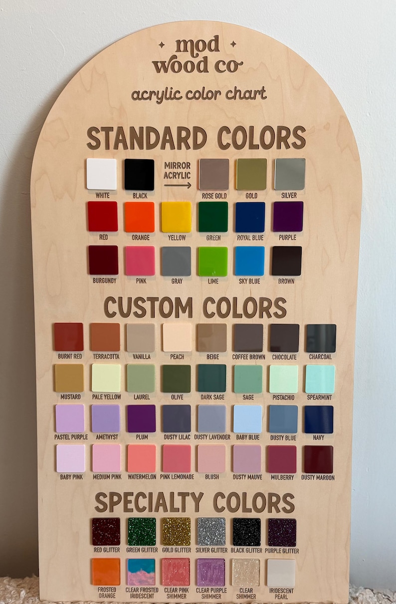 Pu&ograve; includere: Tabella colori acrilici in legno di Mod Wood Co. con colori standard, personalizzati e speciali. Include bianco, nero, rosso, arancione, giallo, verde, blu, viola e altro. La tabella &egrave; una guida utile per la scelta dei colori acrilici.
