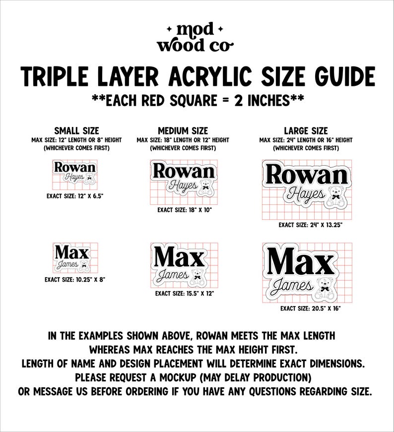 Pu&ograve; includere: Una guida alle taglie per prodotti in acrilico a tre strati, con esempi di targhette con nomi. La guida mostra taglie piccole, medie e grandi, con dimensioni in cm. Il testo include "Triple Layer Acrylic Size Guide."
