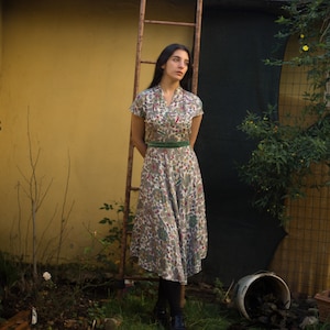 moving sale 1940s rayon paisley and floral print surplice dress // s-m