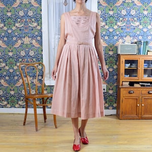 moving sale 40s pink chambray cotton voile full skirt dress with ribbon scallop detail // 30&quot; waist